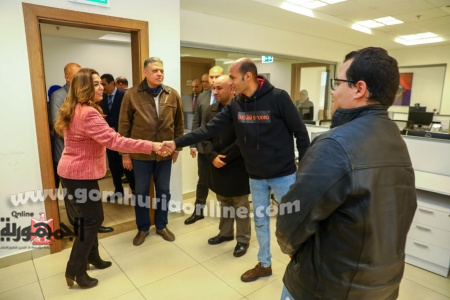 د. منال عوض تهنئ العاملين بديوان عام وزارة التنمية المحلية بشهر رمضان