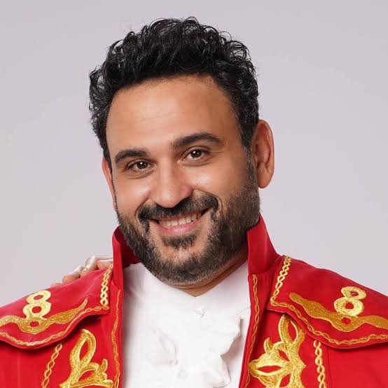 أكرم حسني 