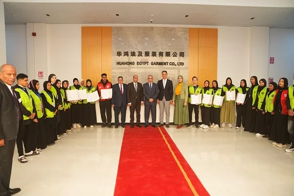 وزير العمل ومحافظ الاسماعيلية