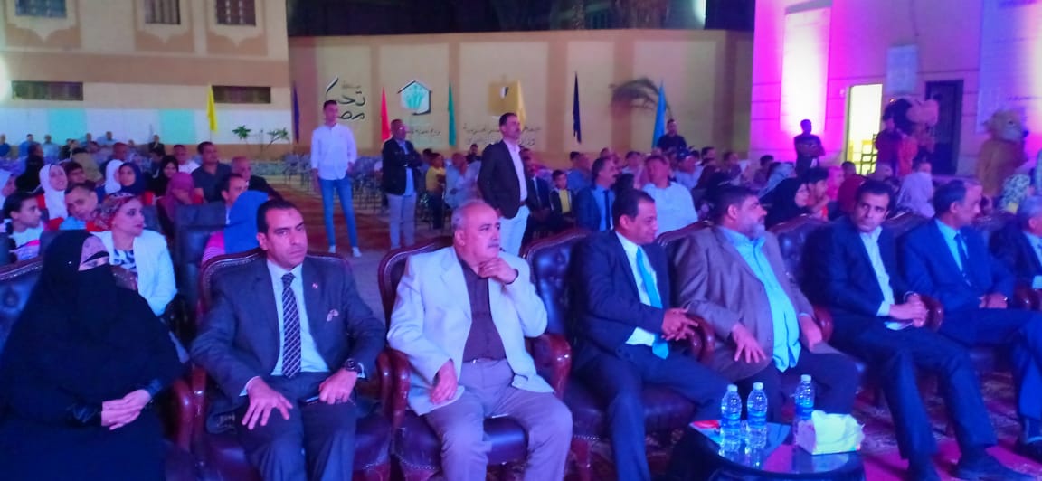 محافظ أسوان يتابع جهود مكافحة الحشرات وخطة زمنية لرش المناطق النائية والقرى والمدن