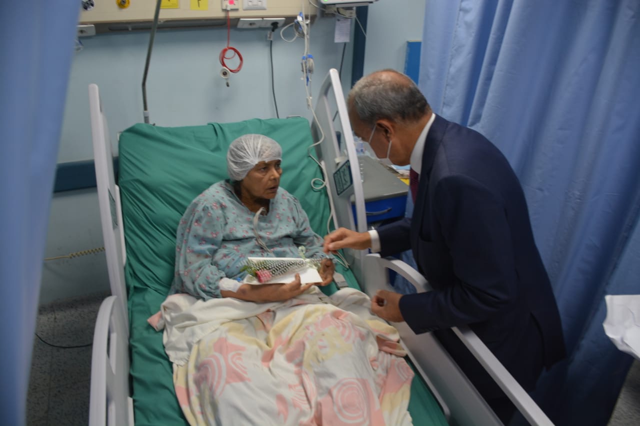محافظ القليوبية يشارك الأيتام والمسنين والمرضى الاحتفال بأول يوم عيد الفطر المبارك.. صور