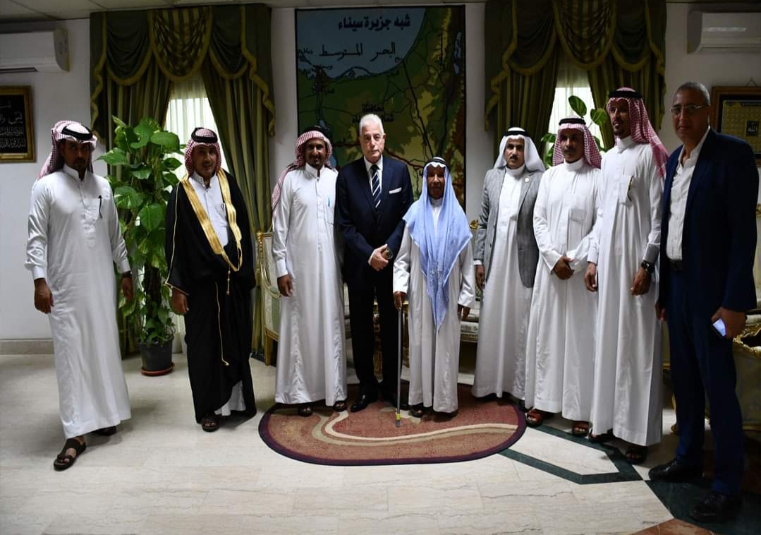 وفد من مشايخ وعواقل مدينة دهب في زيارة لمحافظ جنوب سيناء للتهنئة بعيد الفطر المبارك