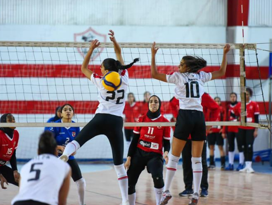 سيدات الاهلى والزمالك فى الطائرة