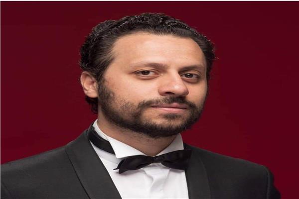 الناقد أحمد شوقي