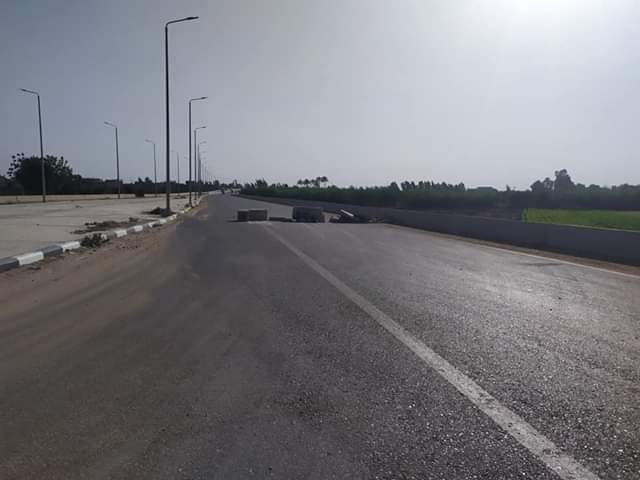  طريق شبين طملاى الجديد يستغيث .. كتل خرسانية وظلام دامس وعدم وجود لوحات ارشادية أهم المشاكل.. صــور