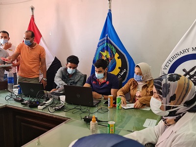 إقبال كبير من العاملين بجامعة دمنهور على لقاح كورونا..صور 