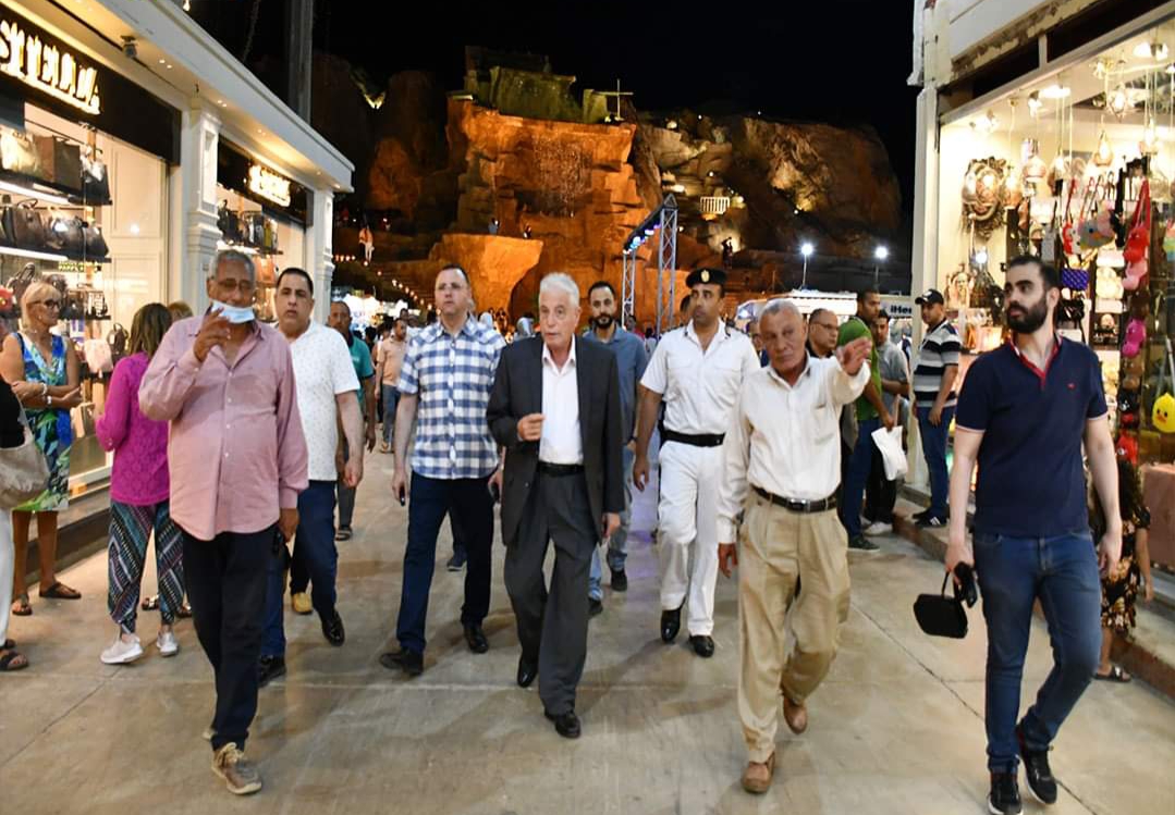 فودة يتفقد أعمال تطوير السوق القديم وتطوير ساحة مسجد الصحابة بشرم الشيخ