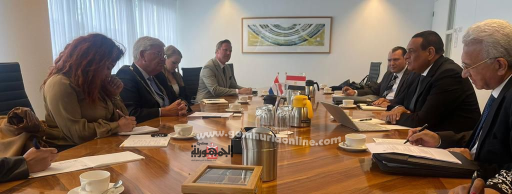 وزير التنمية المحلية يبحث مع رئيس بلدية لاهاي واتحاد البلديات الهولندية التعاون في مجالات تحسين جودة خدمات المحليات المقدمة للمواطنين