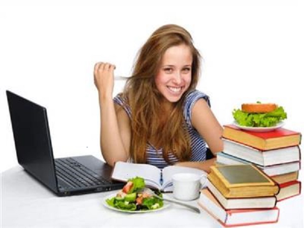 اطعمة تساعد على التركيز