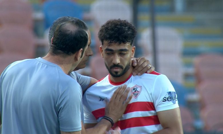 جوميز يمنح مصطفي الزناري تعليمات خاصة خلال تدريبات الزمالك