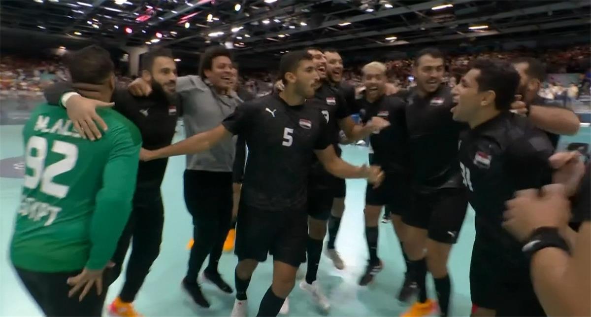 فرحة المنتخب بالفوز