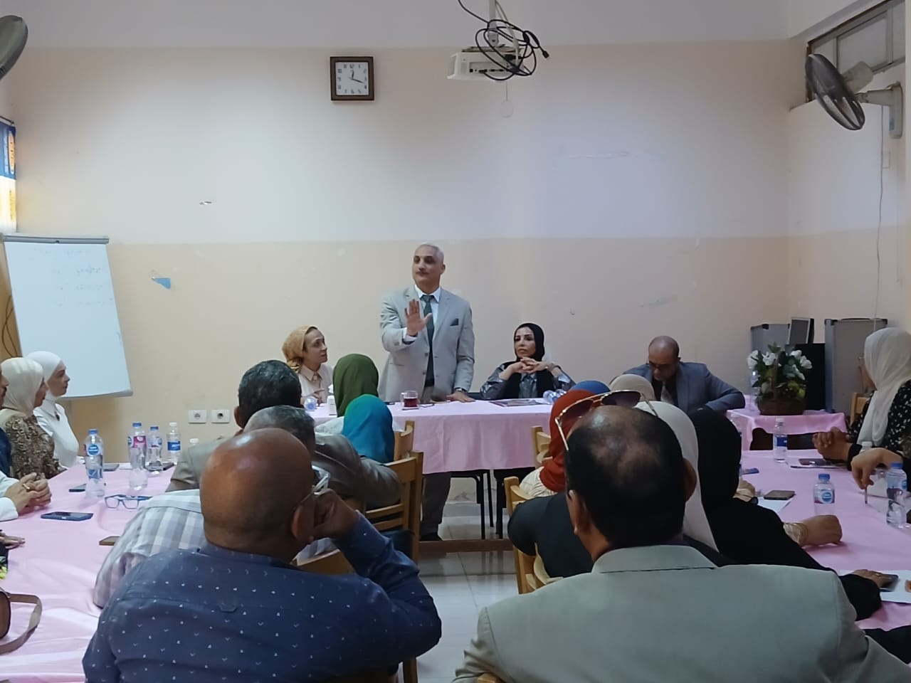 جانب من الاجتماع 