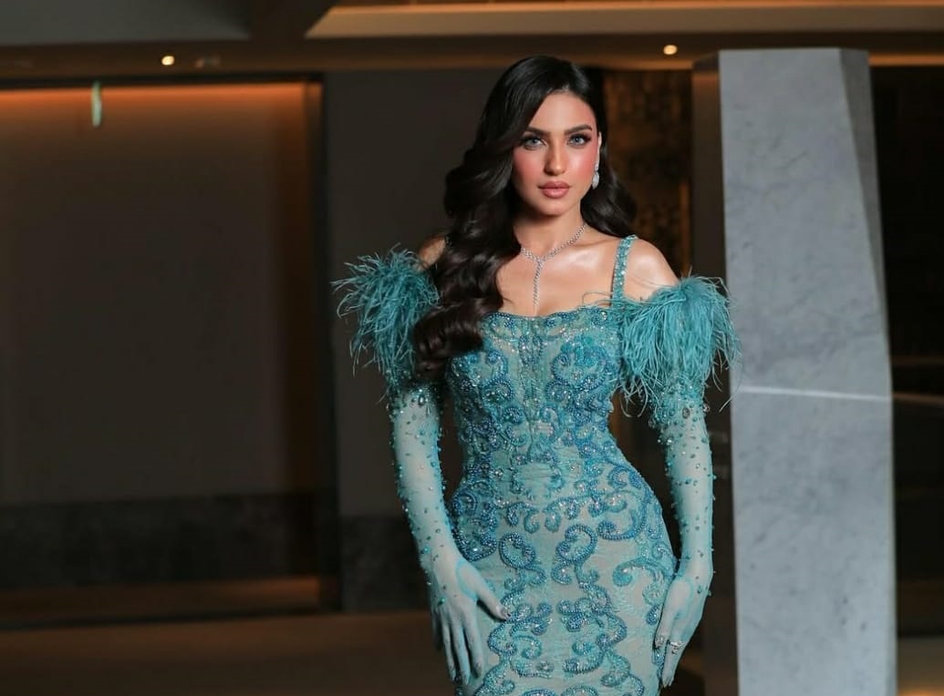 الإعلامية ياسمين عز