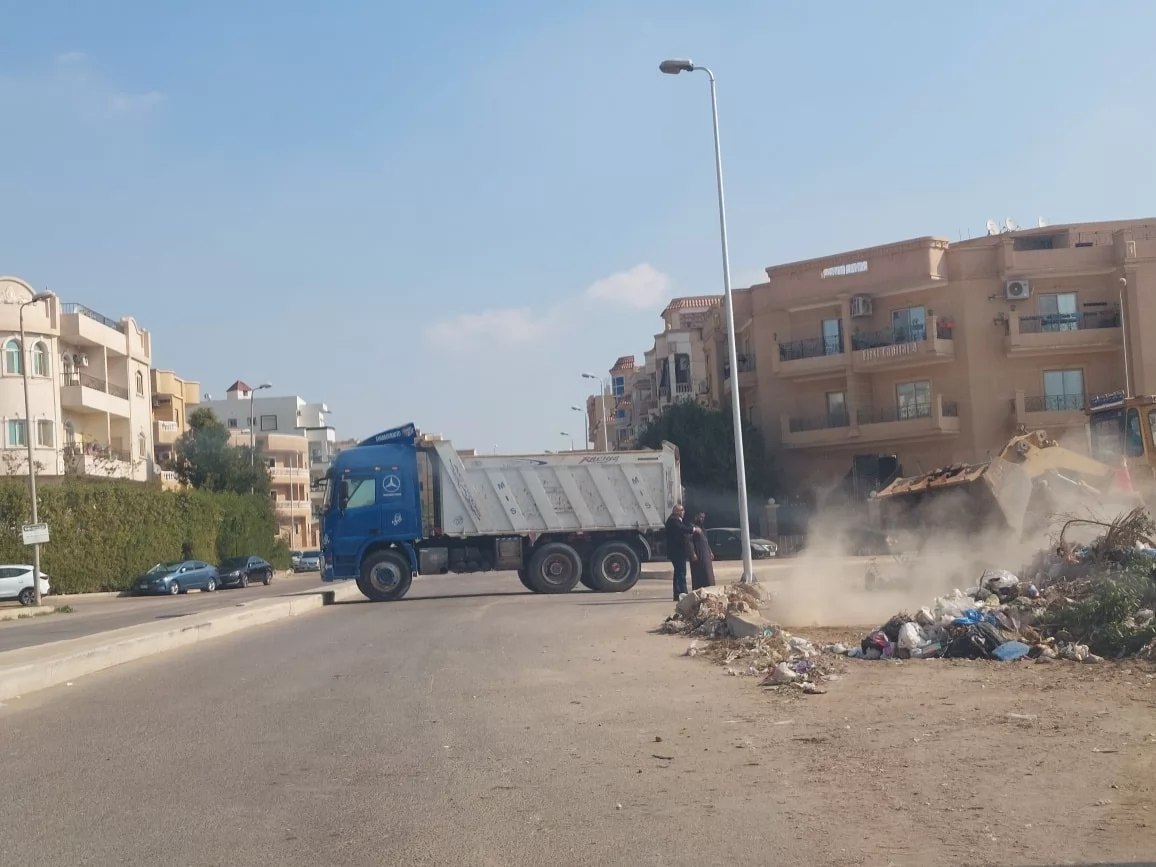 الشيخ زايد: حملات نظافة مكثفة مستمرة في جميع الأحياء.. صور 