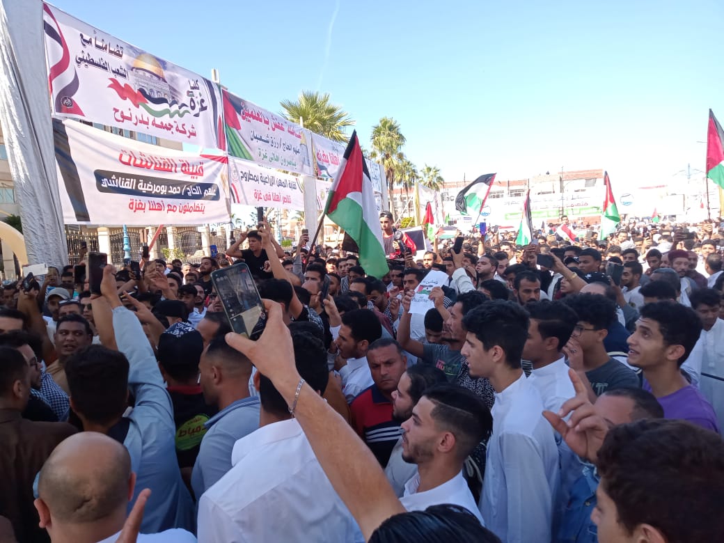 جموع اهالي مطروح تخرج تضامنا مع غزة والقضية الفلسطينية 