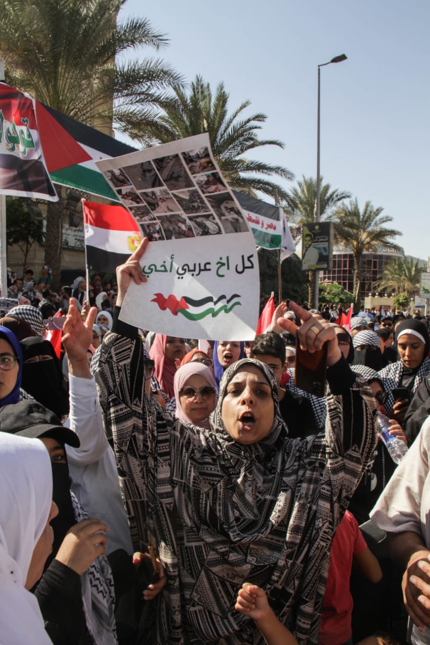 سيناء مصرية إلى الأبد .. هتافات الآلاف بميدان الحصرى 