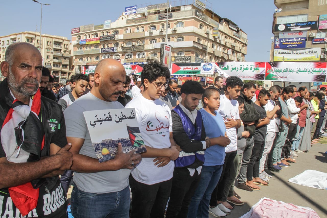 سيناء مصرية إلى الأبد .. هتافات الآلاف بميدان الحصرى 