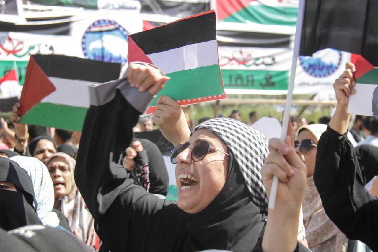 سيناء مصرية إلى الأبد .. هتافات الآلاف بميدان الحصرى 