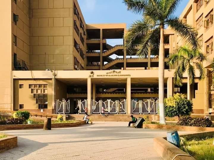 كلية الألسن بجامعة عين شمس