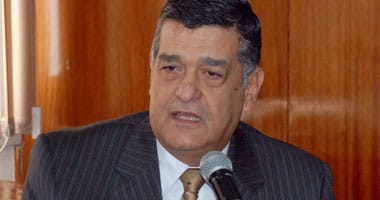  د. نبيل احمد حلمي استاذ  القانون الدولى عميد كلية الحقوق الاسبق