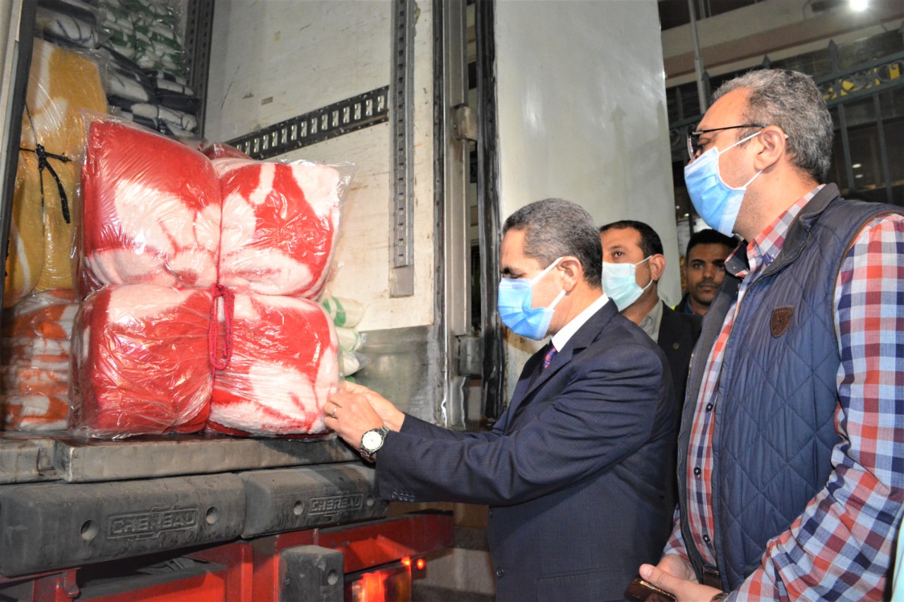 محافظ الغربية يستقبل أكبر قافلة للمساعدات ينظمها صندوق تحيا مصر