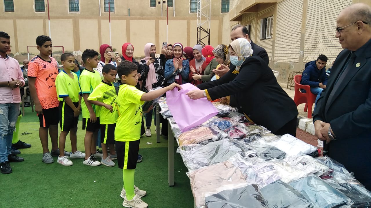 جامعة الزقازيق تحتفل بيوم الطفل مع أبناء دار أطفال وكبار بلا مأوى  