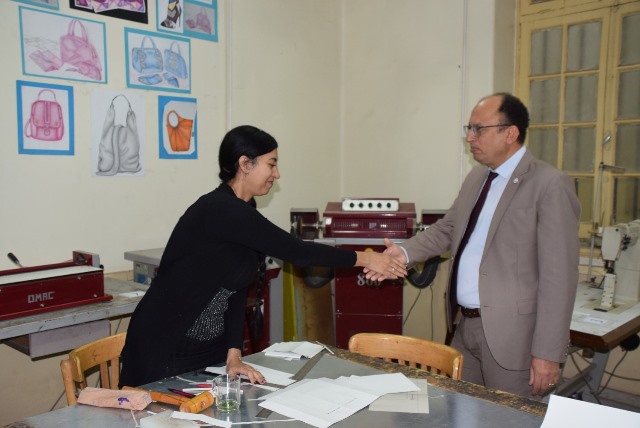 زيارة مفاجأة لرئيس جامعة حلوان فى أحد أهم منشآت الحرم الجامعى.. صور