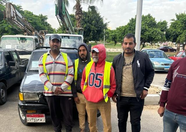 رئيس جهاز بدر يشهد إسطفاف شركات الصيانة لرفع كفاءة الإنارة.. صور