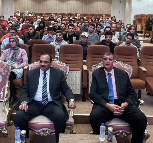 جانب من الندوة