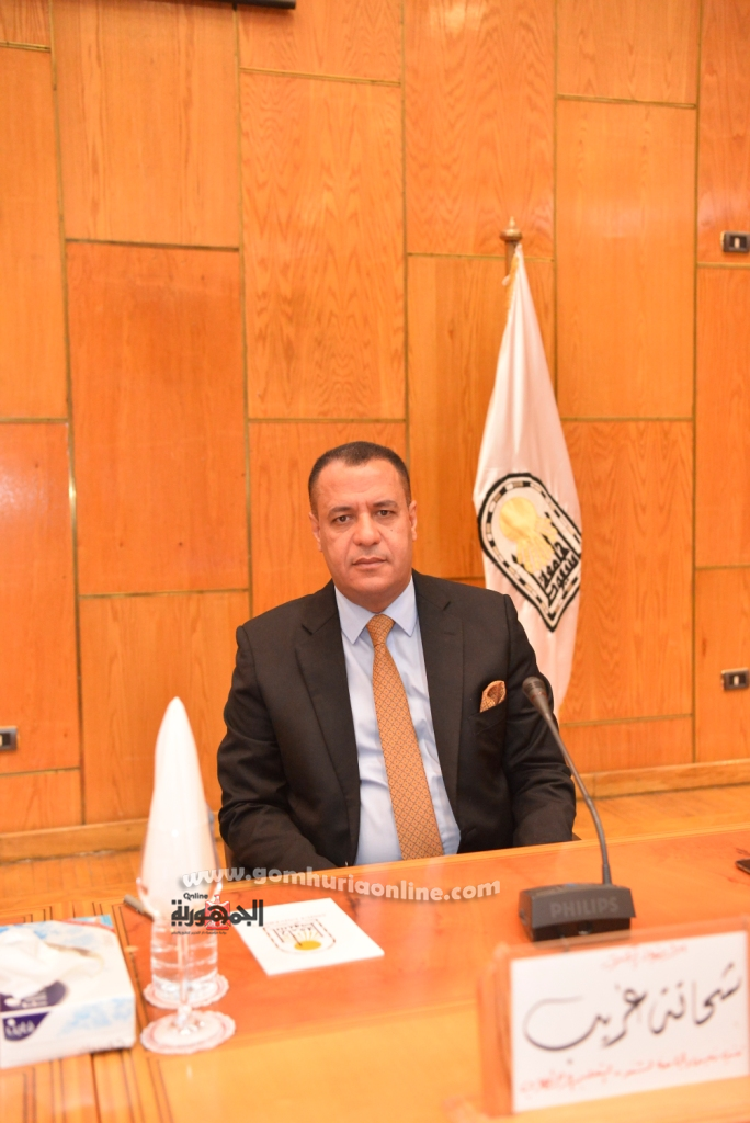 رئيس جامعة أسيوط يحذر الشباب من خطورة الانسياق وراء مستنقع شائعات السوشيال ميديا 