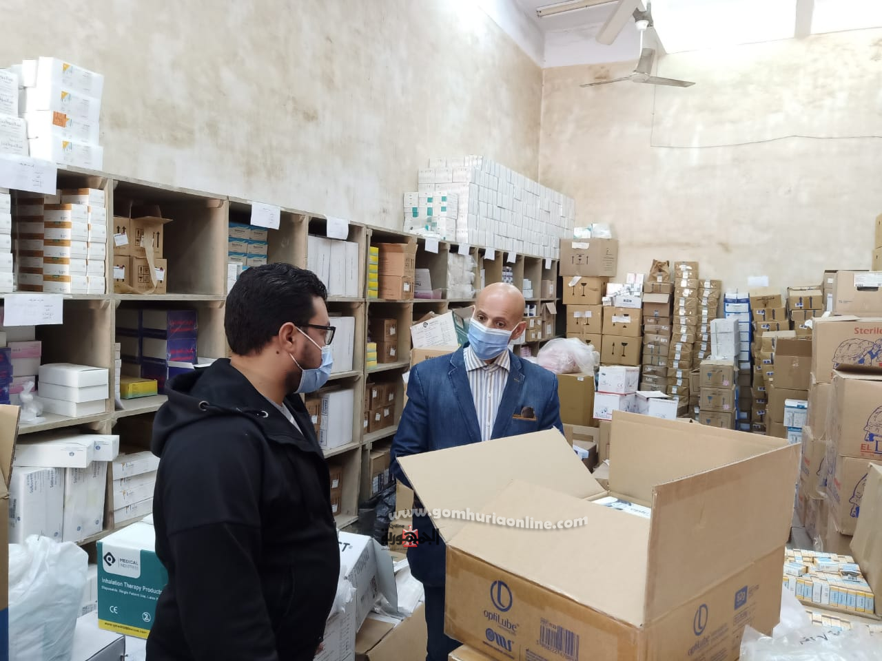 وكيل وزارة الصحة بالشرقية يتفقد سير العمل بمخزن الإمداد الدوائي بالصيادين 
