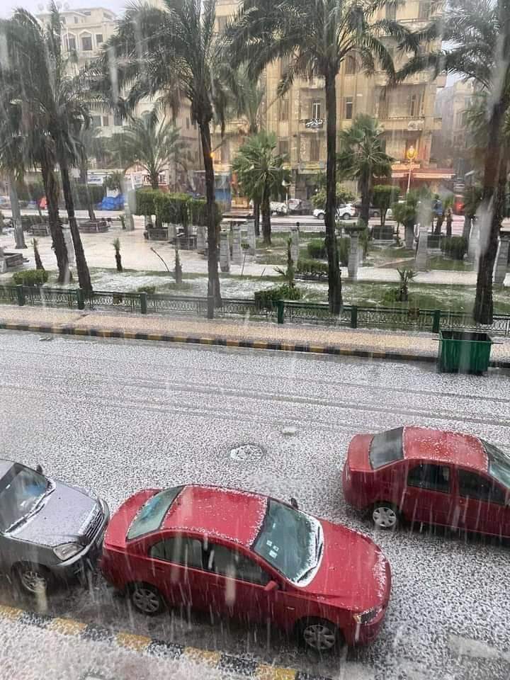 امطار غزيرة وثلوج بالمنشية في الأسكندرية..صور