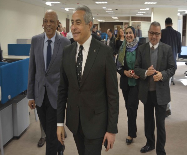 وزير العمل يفتتح المقر الجديد لصندوق