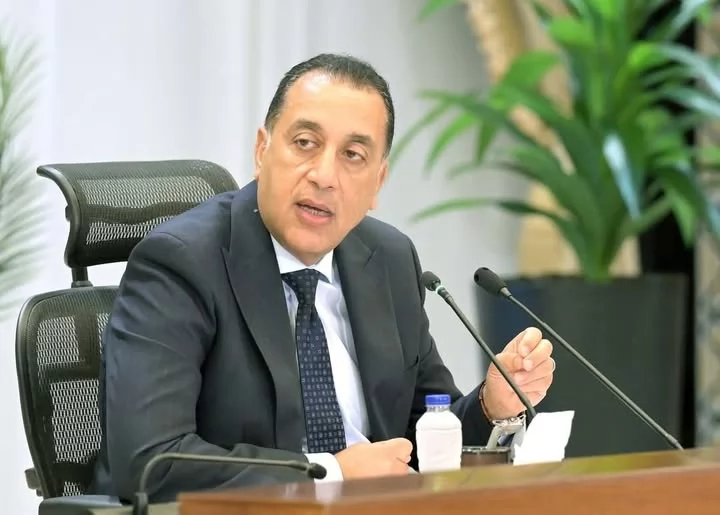 رئيس الوزراء يغادر العاصمة اللبنانية عائدا إلى القاهرة 