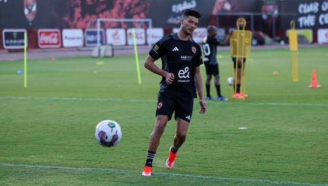 بعد أداءه أمام سيراميكا.. توروب يمنح داري فرصة جديدة في الأهلي 