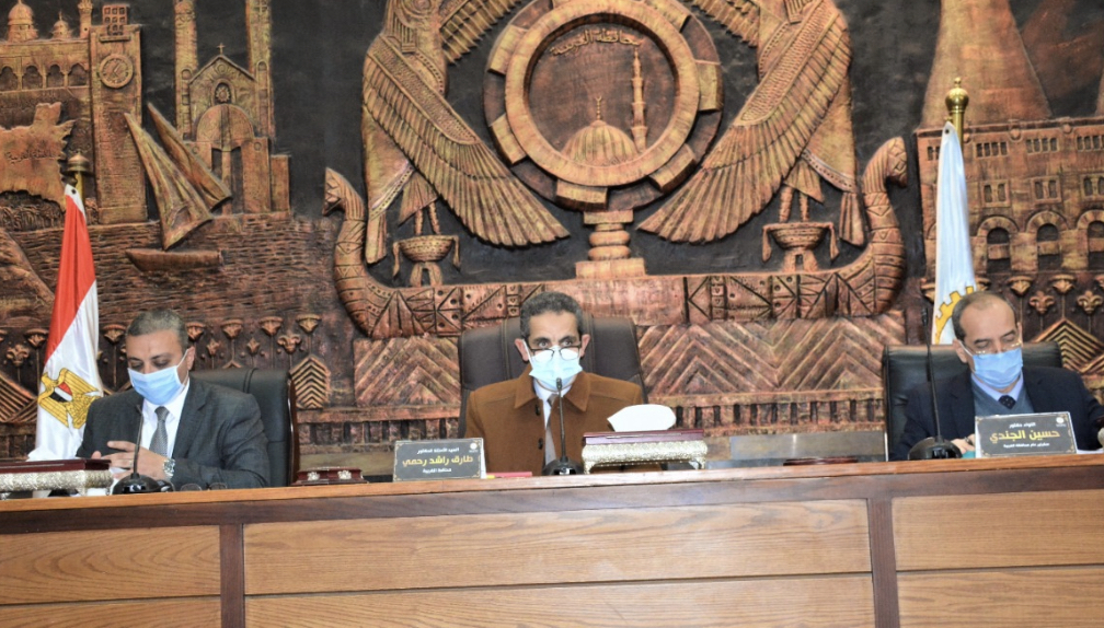 محافظ الغربية يناقش موقف ٨٣٠ مشروع بإجمالي ٢٤ مليار جنيه