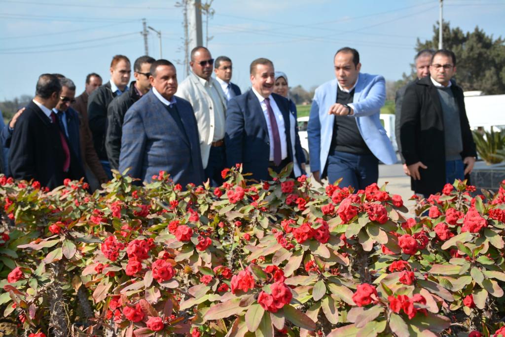 وزير التنمية المحلية ومحافظ المنوفية خلال تفقدهما ميدان الإسعاف
