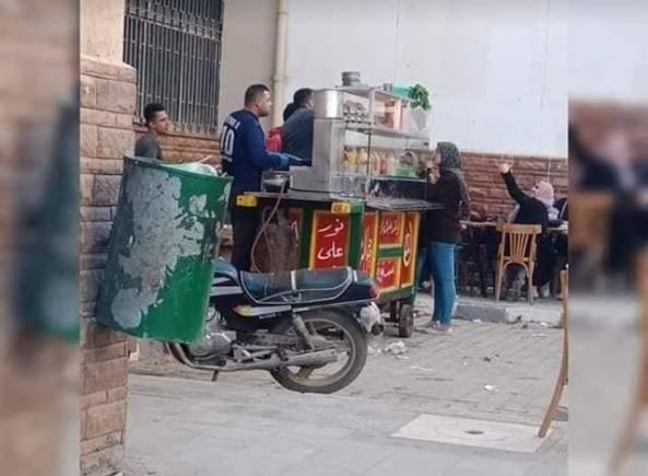 عميد آداب الزقازيق يوضح حقيقة وجود عربيتى فول وقصب داخل الحرم الجامعى
