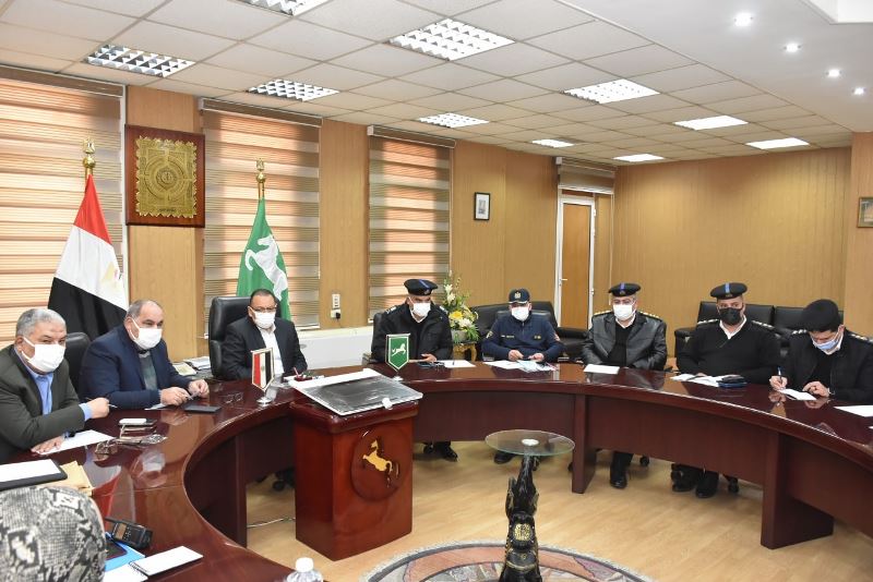 غراب يبحث آليات تنفيذ أعمال توسعة وإزدواج الطريق الدائري الإقليمي مسطرد بلبيس العباسة
