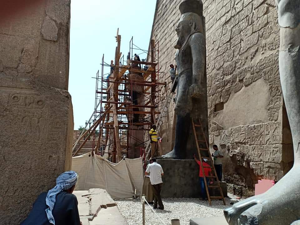 مدير معبد الأقصر: التمثال الأوزيرى بواجهة المعبد حقيقة تاريخية ومهمتنا كانت ترميم وإعادة تركيب التماثيل فقط