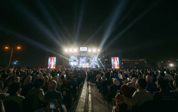 ماهر زين يتألق فى حفلا غنائيا على مسرح ساقية الصاوي