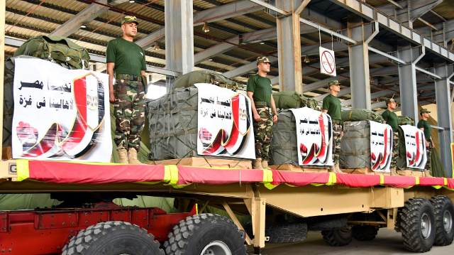 مصر تكثف أعمال الإسقاط الجوى اليومى للمساعدات الإنسانية والإغاثية