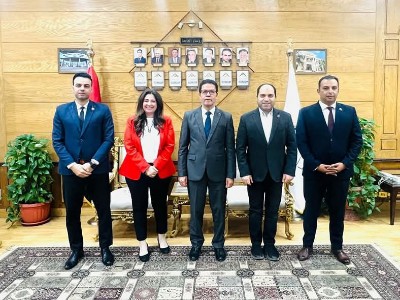 الدكتور ناصر الجيزاوي   رئيس جامعة بنها 