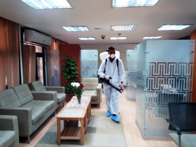 غلق فرع البنك الأهلى بدمنهور بعد أصابة أحد العاملين به بكورونا.. بالصور