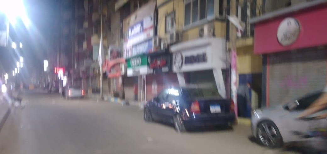 حى ثان الإسماعيلية يواصل الحملات الإنضباطية بغلق المحال التجارية والكافتيريات..