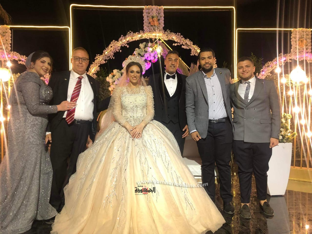ألف مبروك على الزفاف السعيد  للعروسين 