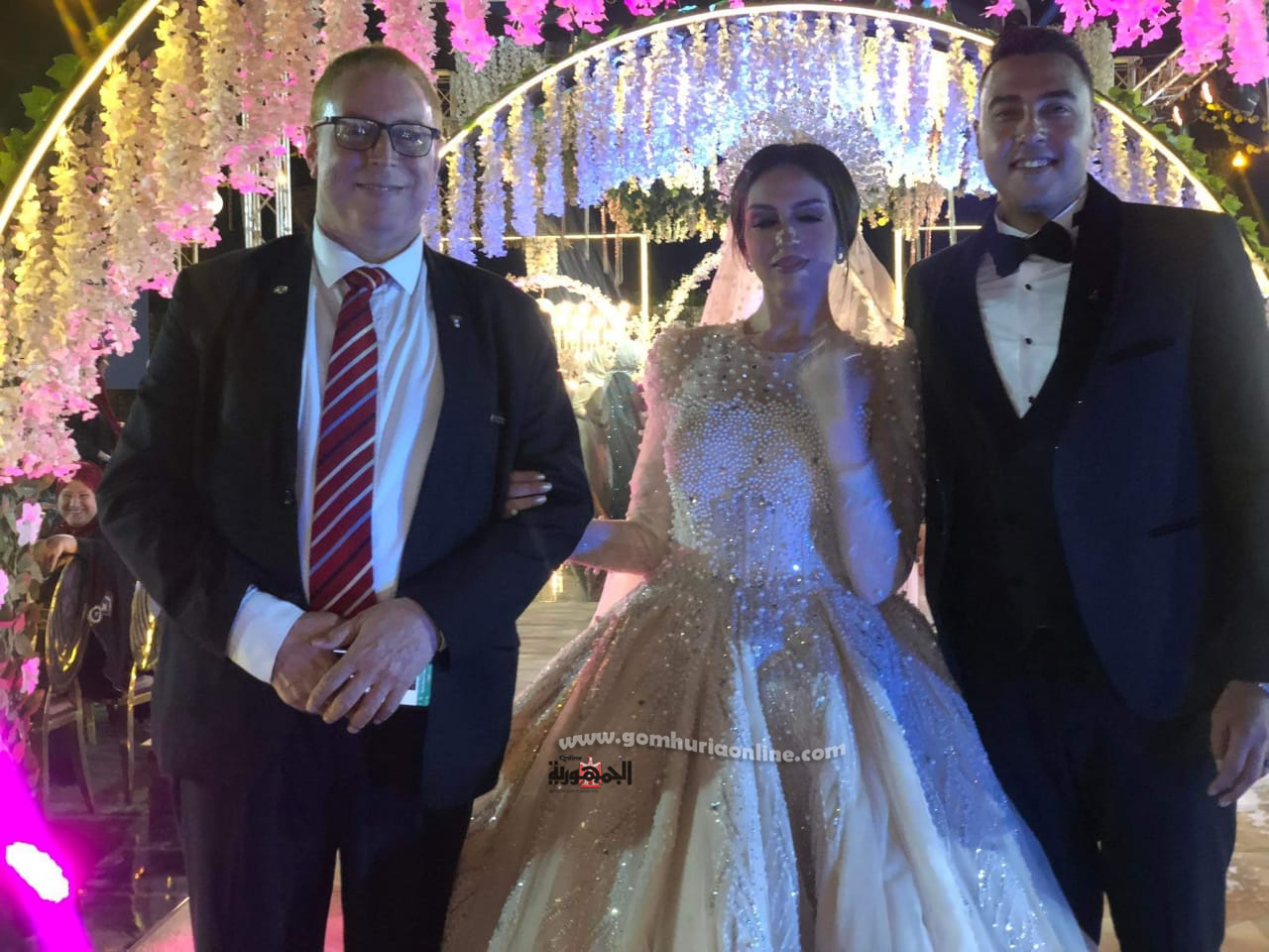 ألف مبروك على الزفاف السعيد  للعروسين 