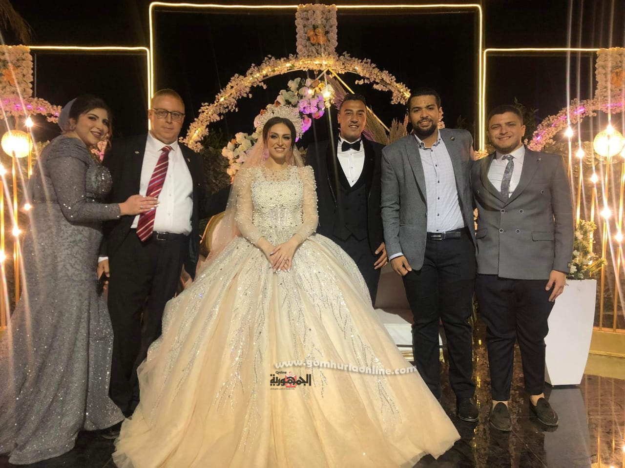 ألف مبروك على الزفاف السعيد  للعروسين 