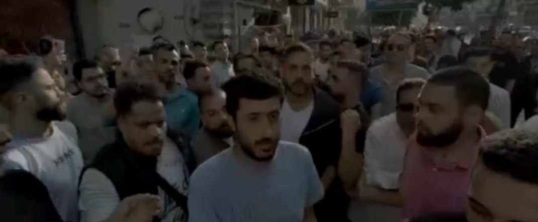 الجمهور يلتف حول أمير كرارة 