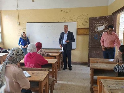 الفولي خلال متابعته احدي اللجان